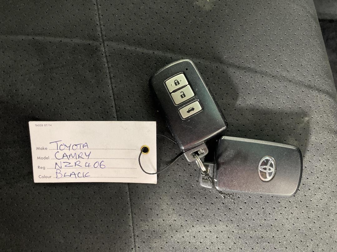 Photo '22' of Toyota Camry