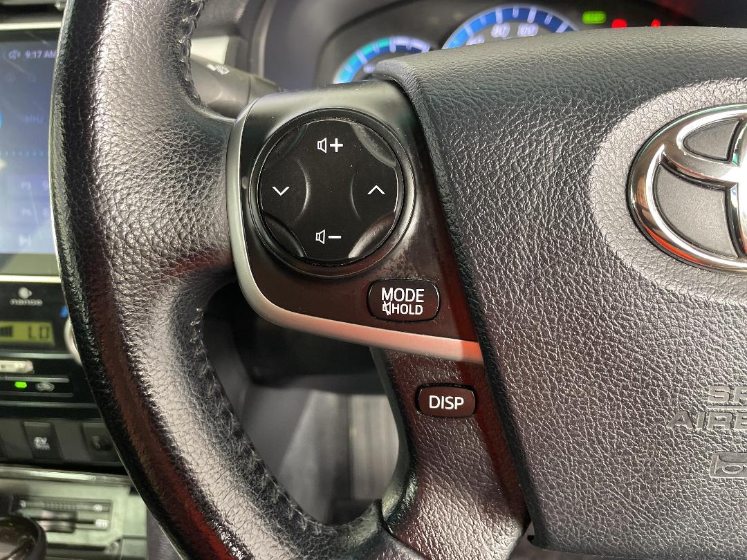 Photo '24' of Toyota Camry