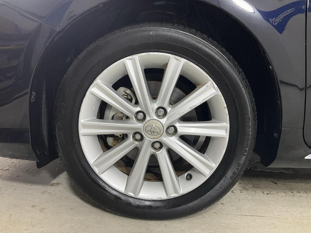 Photo '10' of Toyota Camry