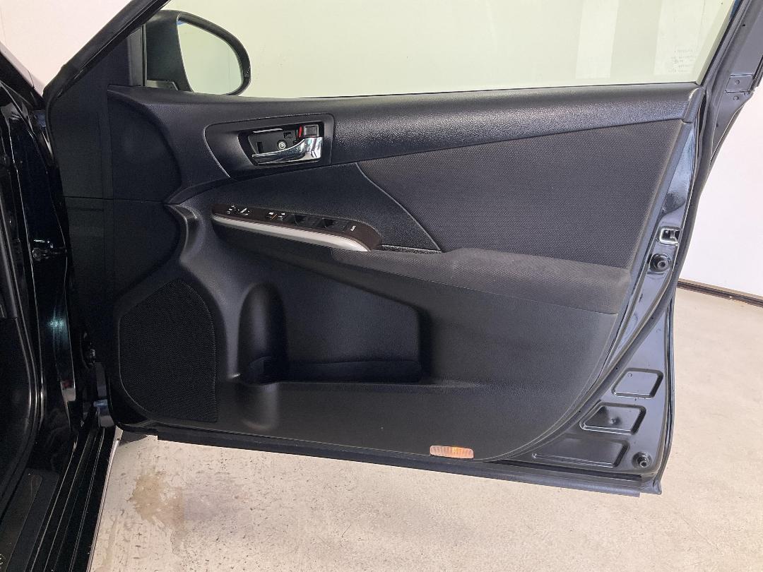 Photo '15' of Toyota Camry