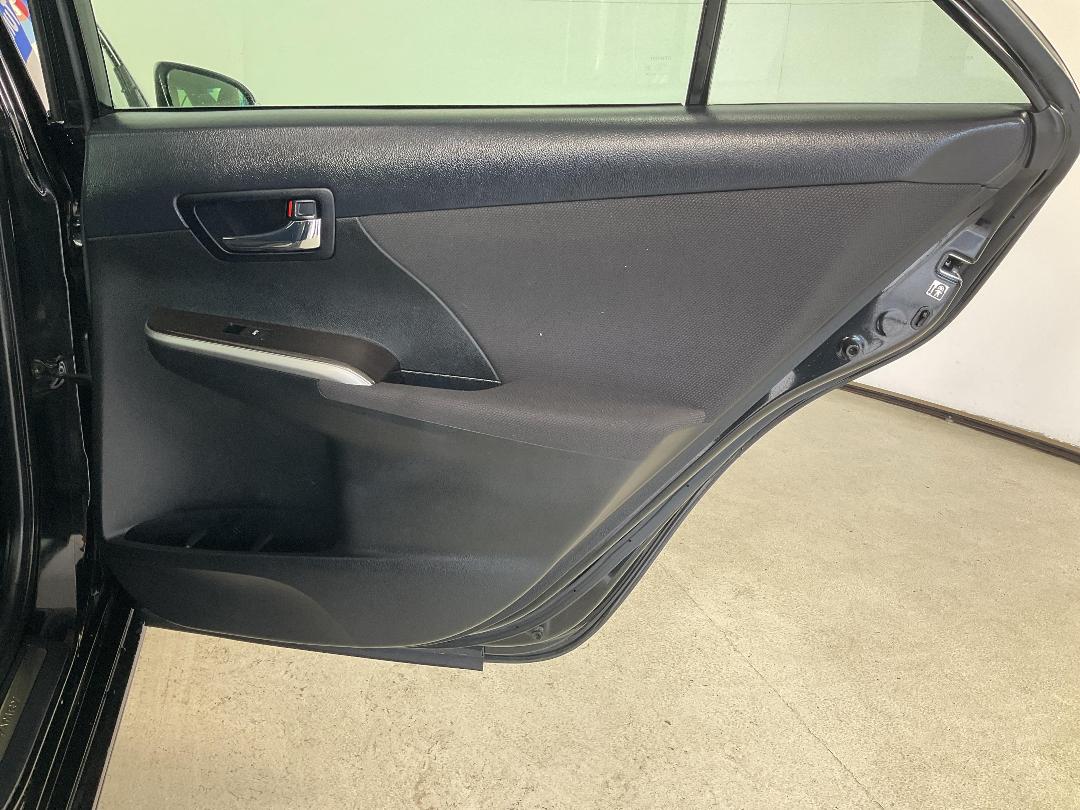 Photo '19' of Toyota Camry