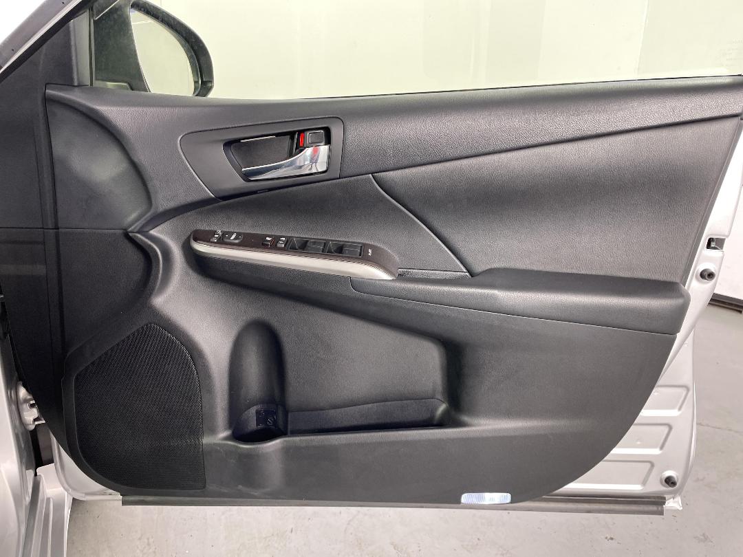 Photo '15' of Toyota Camry