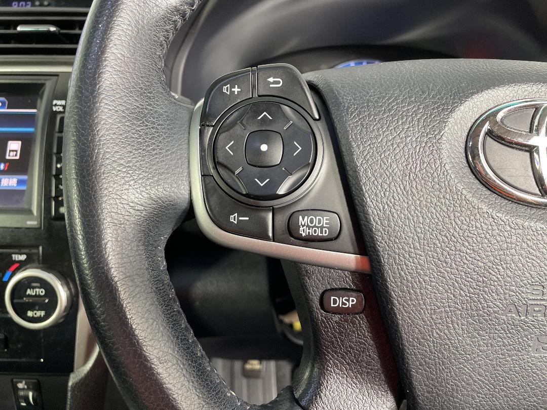 Photo '28' of Toyota Camry