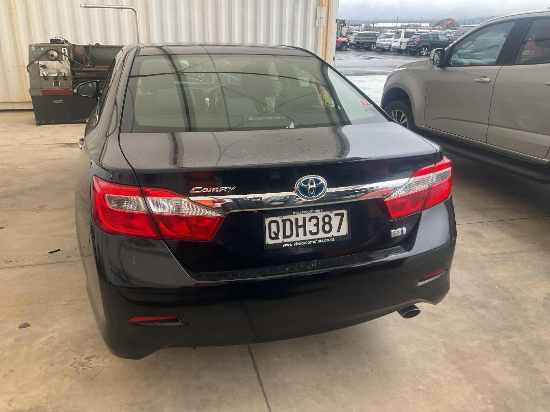 Photo '4' of Toyota Camry Hybrid