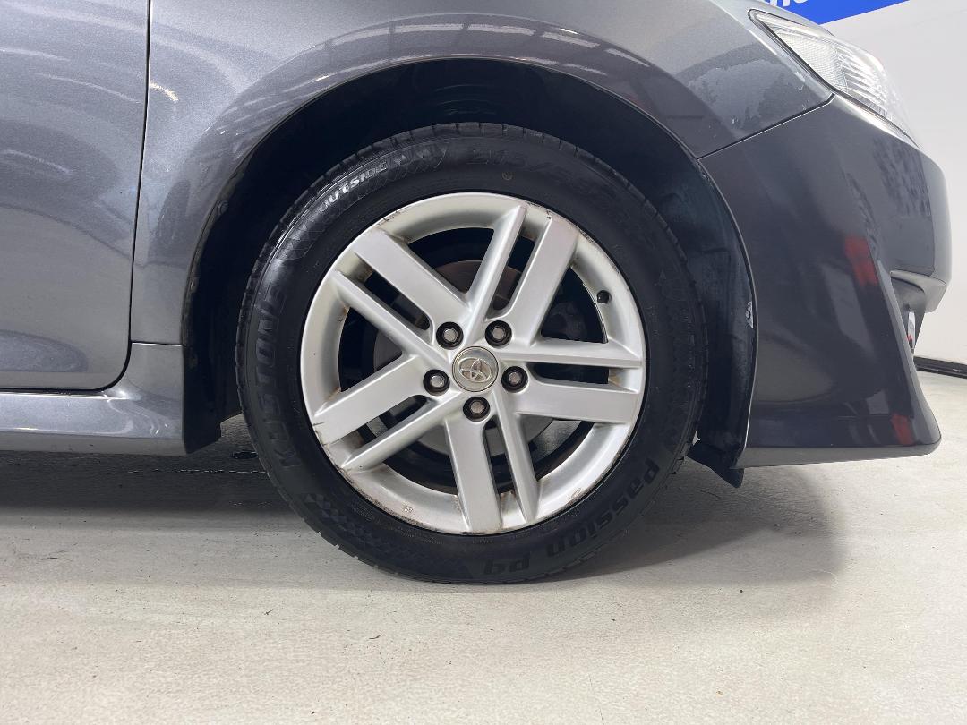 Photo '9' of Toyota Camry Photo '9' of Toyota Camry