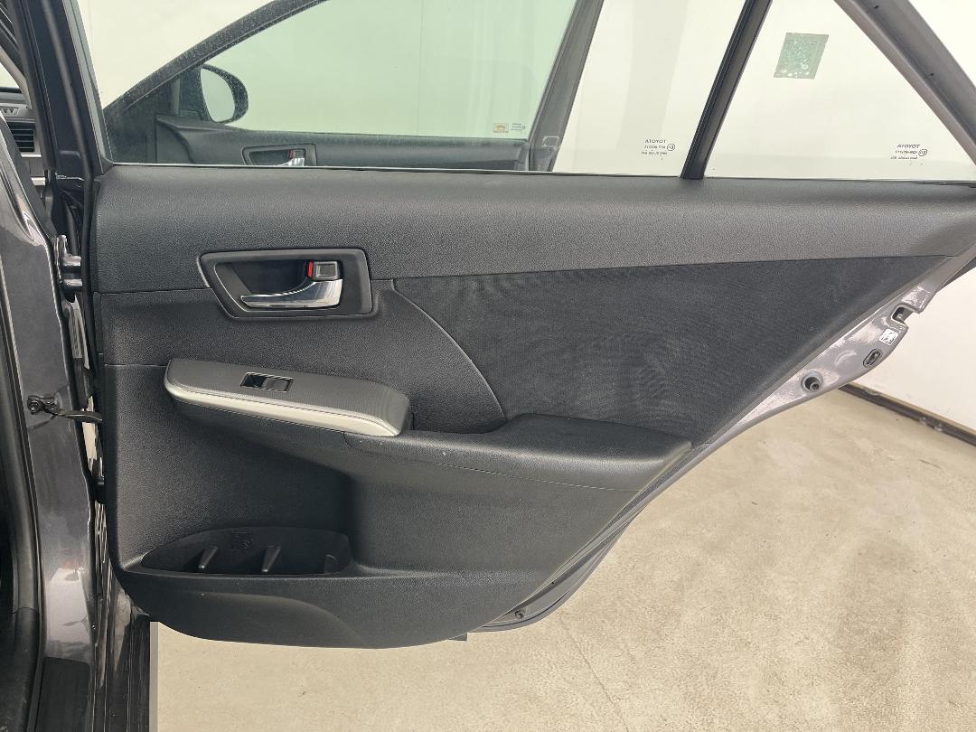 Photo '19' of Toyota Camry Photo '19' of Toyota Camry