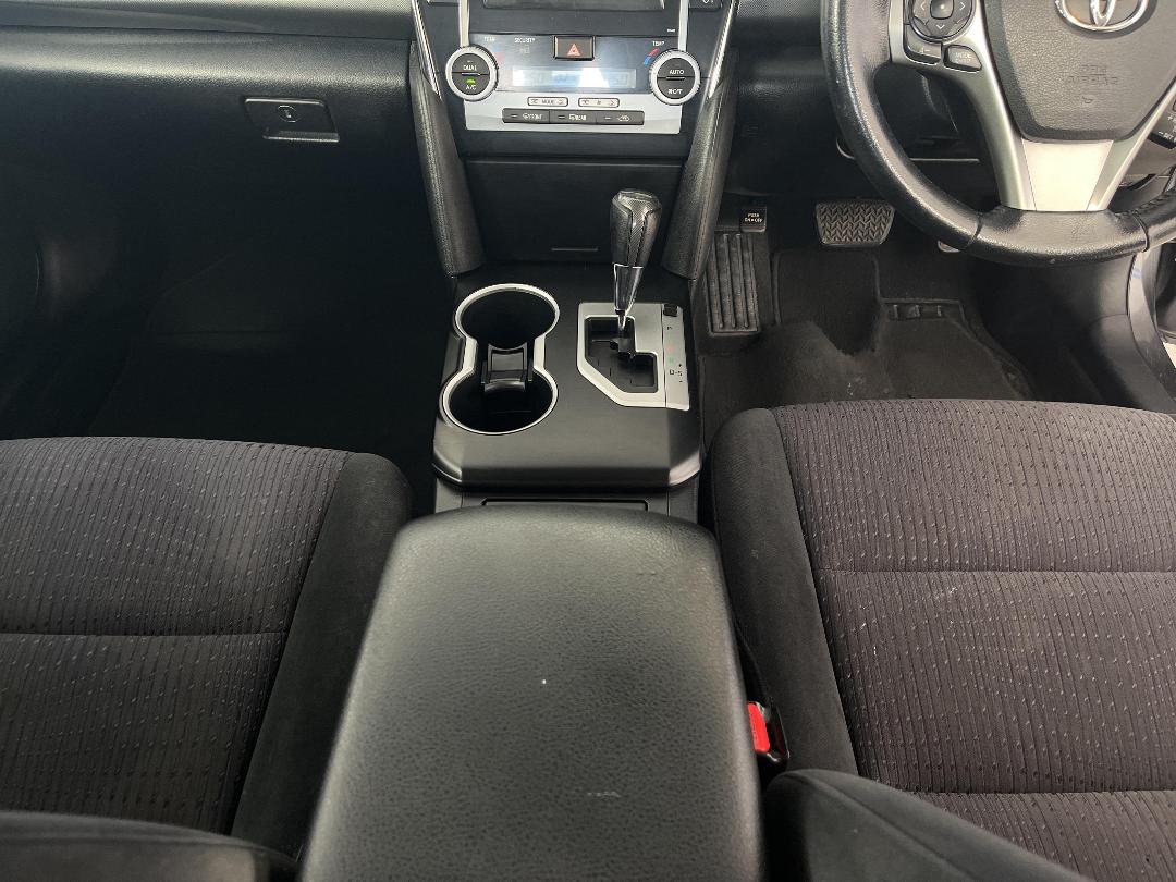 Photo '18' of Toyota Camry Photo '18' of Toyota Camry