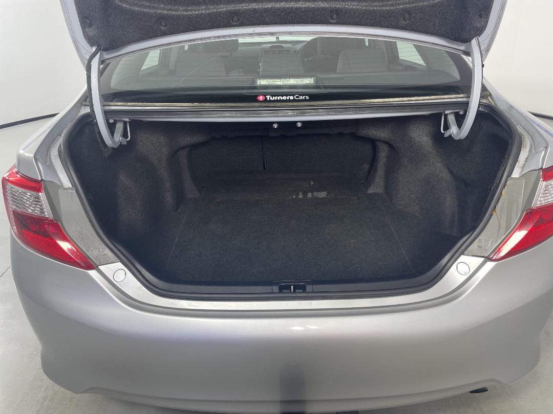 Photo '14' of Toyota Camry