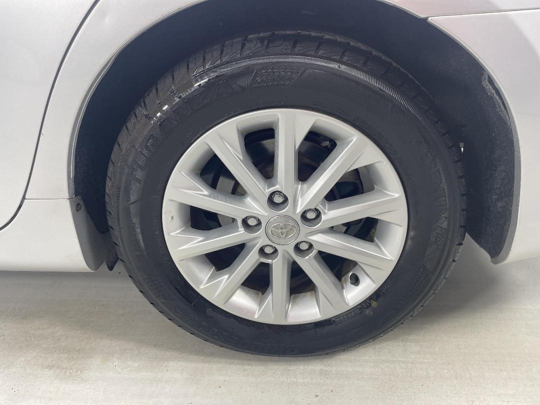 Photo '11' of Toyota Camry