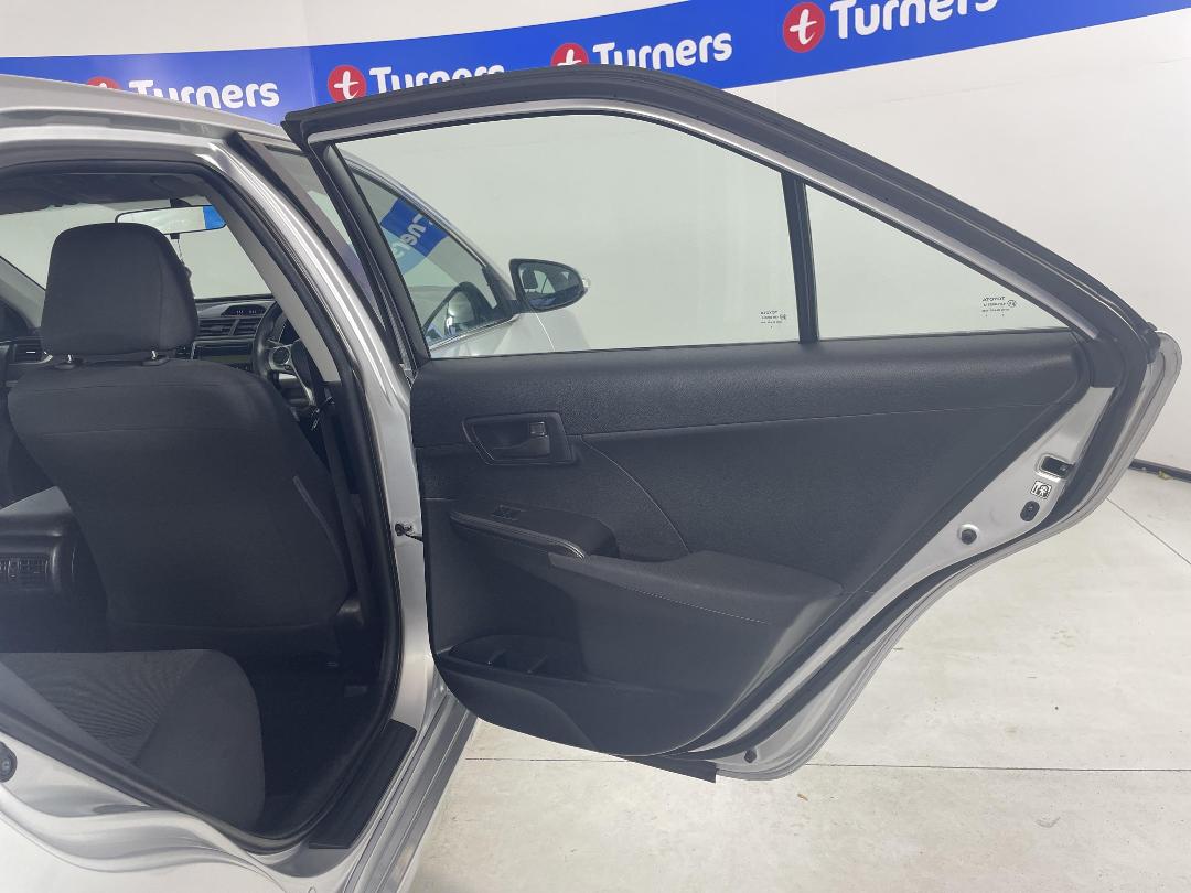 Photo '19' of Toyota Camry