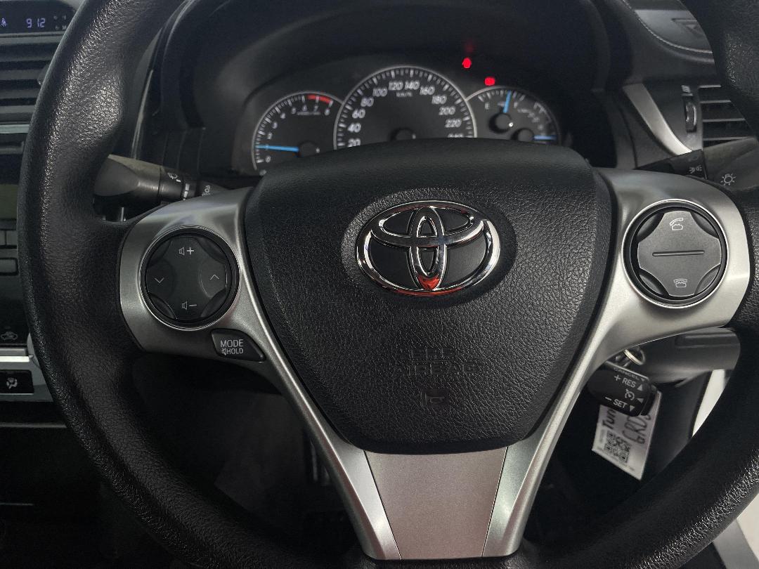 Photo '27' of Toyota Camry