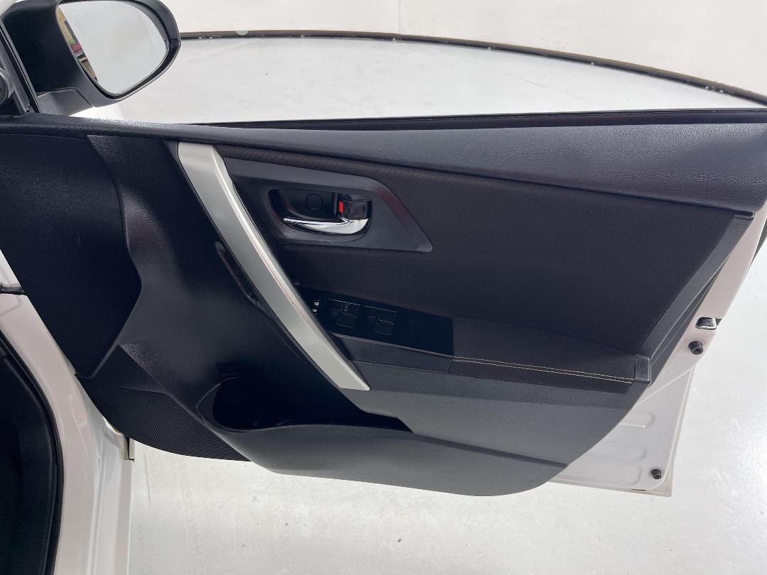 Photo '15' of Toyota Corolla