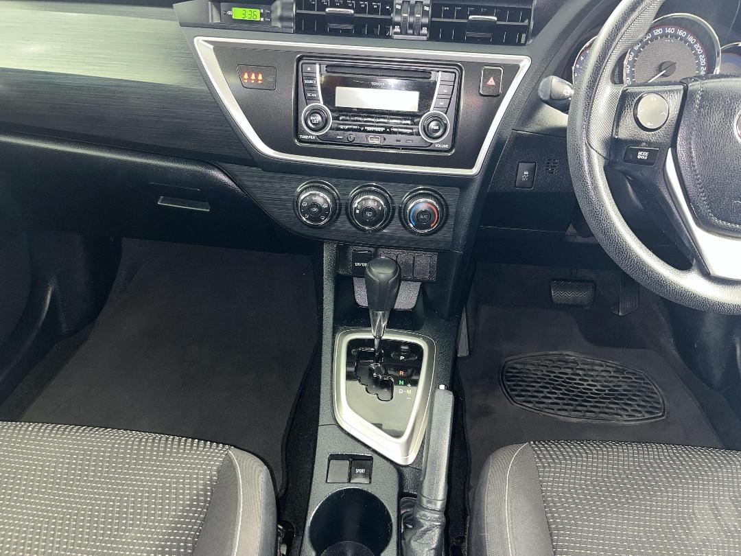 Photo '18' of Toyota Corolla