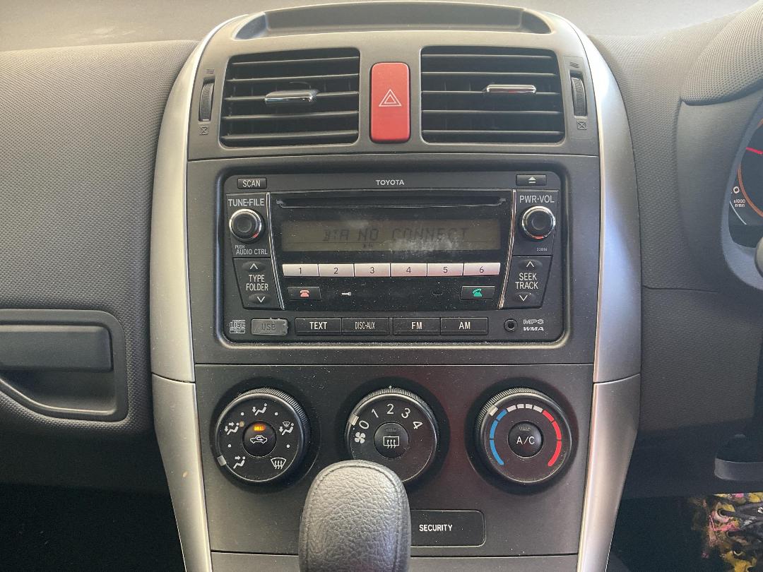 Photo '9' of Toyota Corolla GX Photo '9' of Toyota Corolla GX