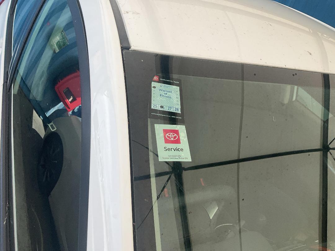 Photo '11' of Toyota Corolla GX Photo '11' of Toyota Corolla GX