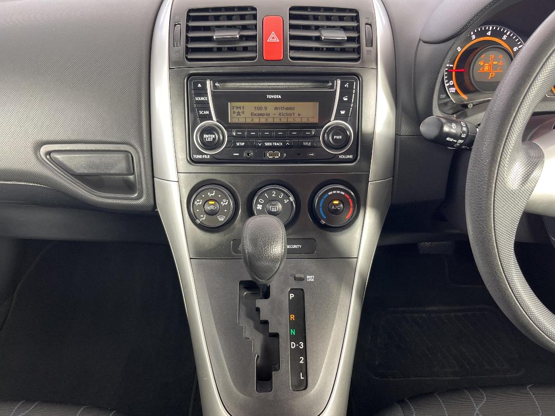 Photo '18' of Toyota Corolla