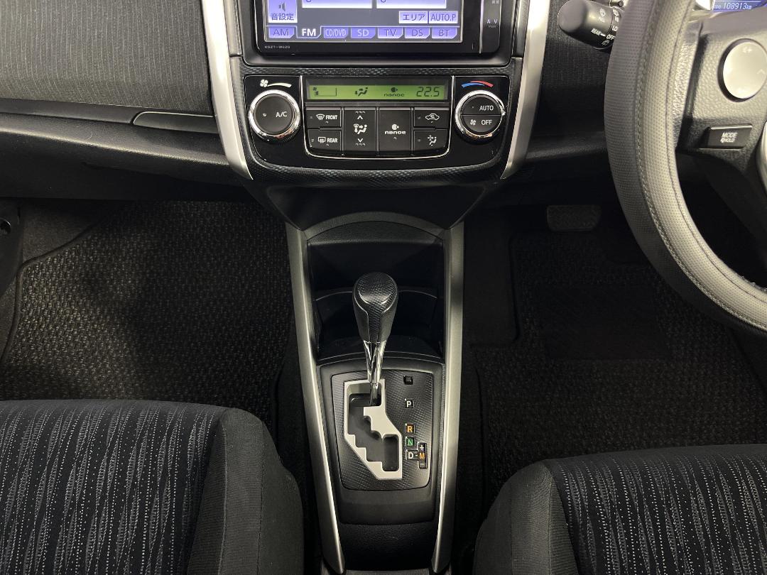 Photo '18' of Toyota Corolla