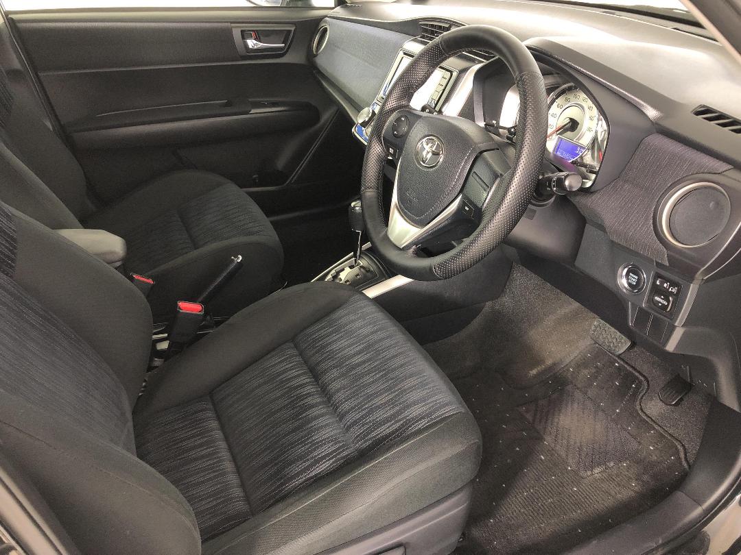 Photo '16' of Toyota Corolla