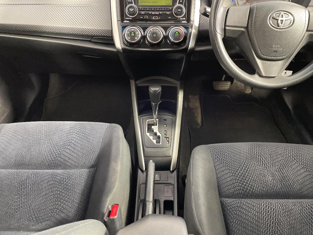 Photo '18' of Toyota Corolla