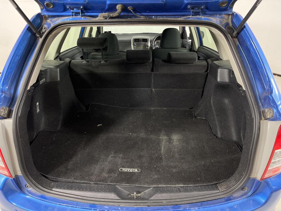 Photo '12' of Toyota Corolla GX Photo '12' of Toyota Corolla GX