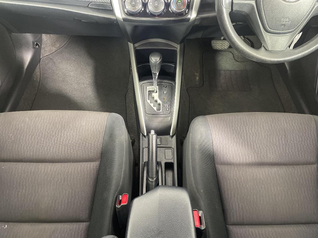 Photo '18' of Toyota Corolla