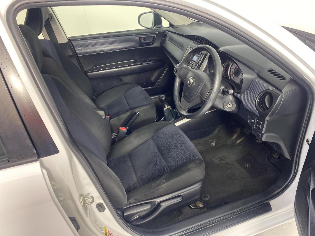 Photo '16' of Toyota Corolla Photo '16' of Toyota Corolla