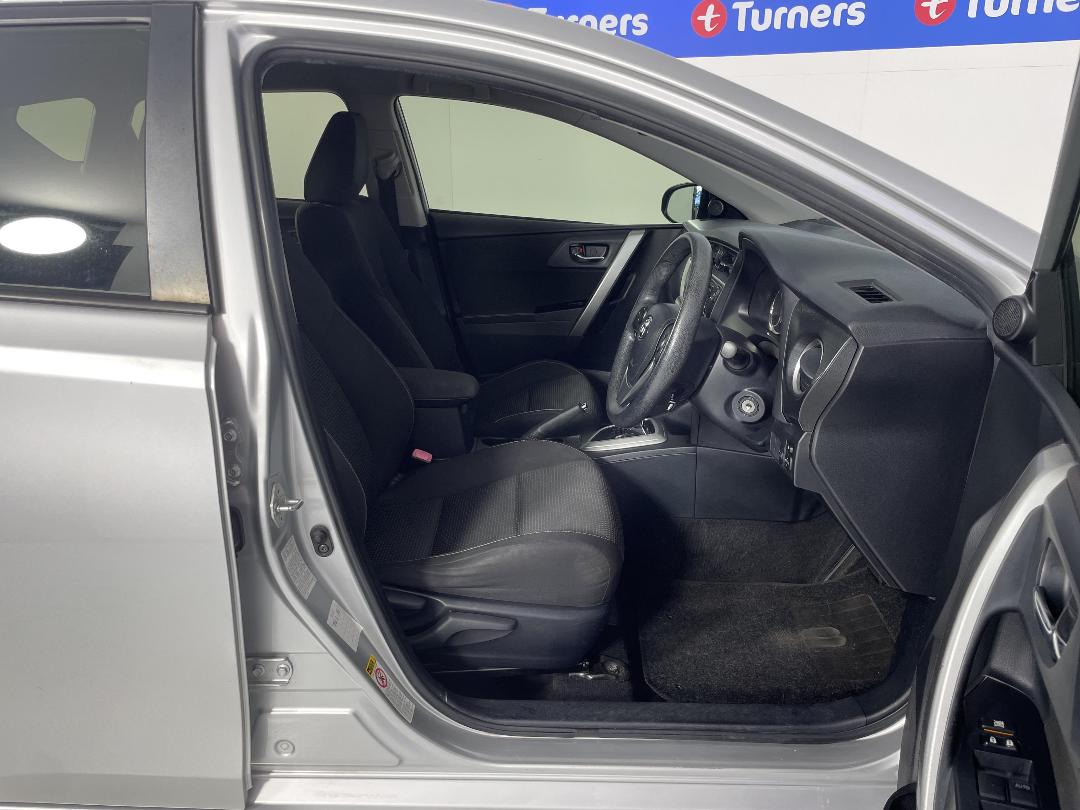 Photo '16' of Toyota Corolla Photo '16' of Toyota Corolla