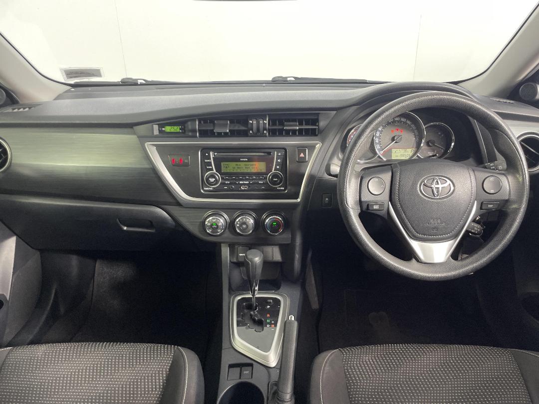 Photo '18' of Toyota Corolla Photo '18' of Toyota Corolla