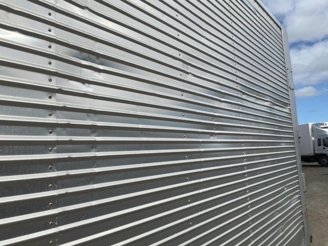 Photo '32' of Toyota Dyna Box Body