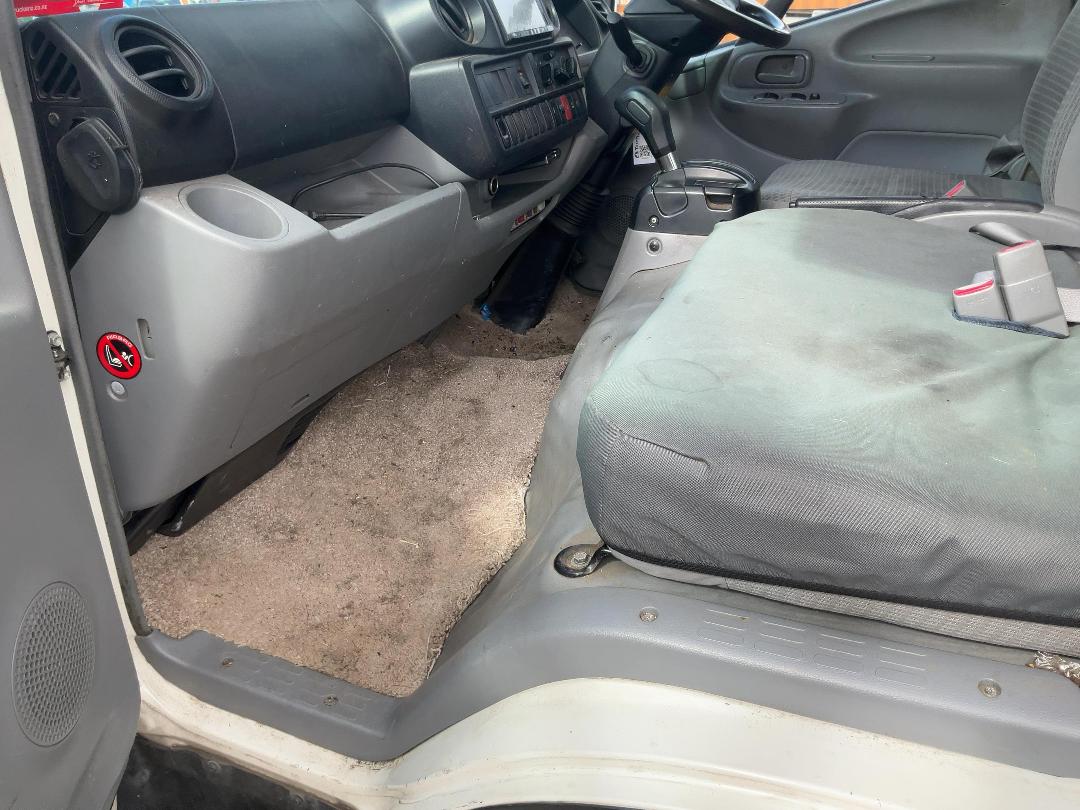 Photo '40' of Toyota Dyna Box Body