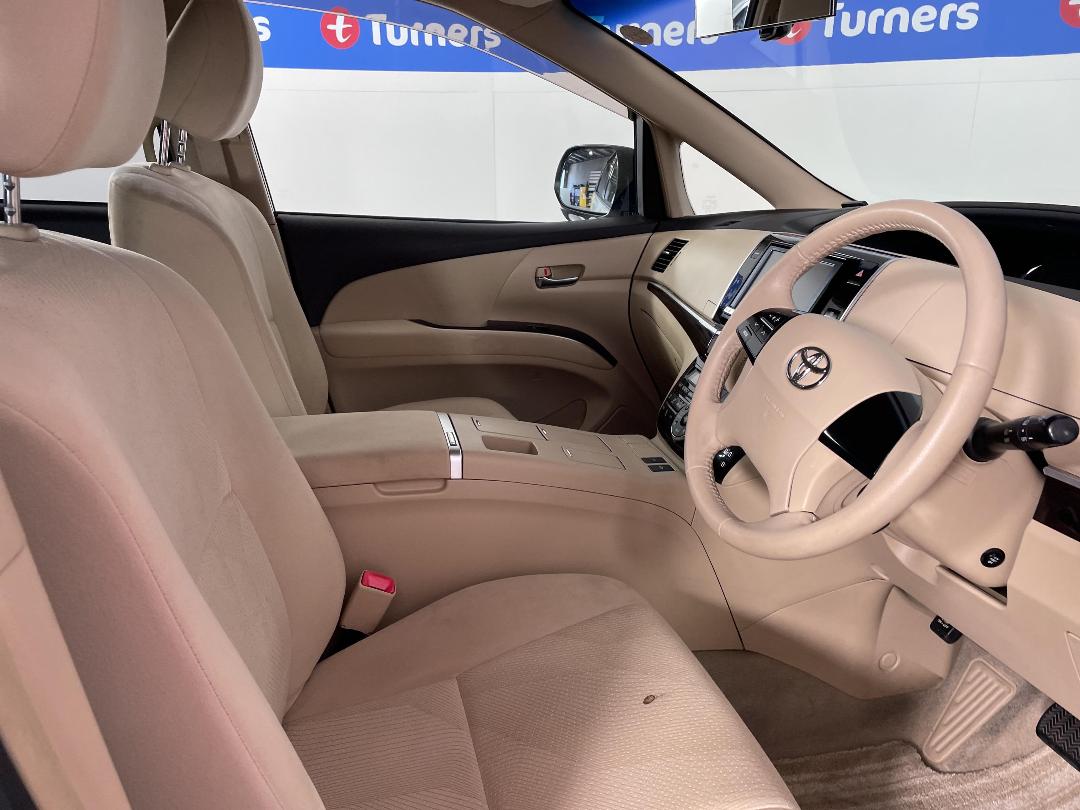 Photo '16' of Toyota Estima Photo '16' of Toyota Estima