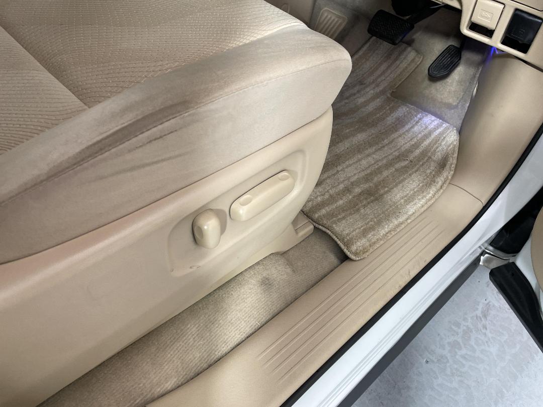 Photo '24' of Toyota Estima Photo '24' of Toyota Estima