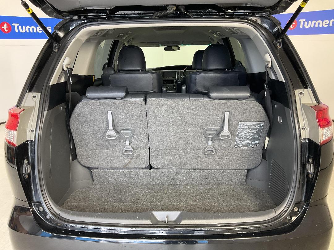 Photo '14' of Toyota Estima Photo '14' of Toyota Estima