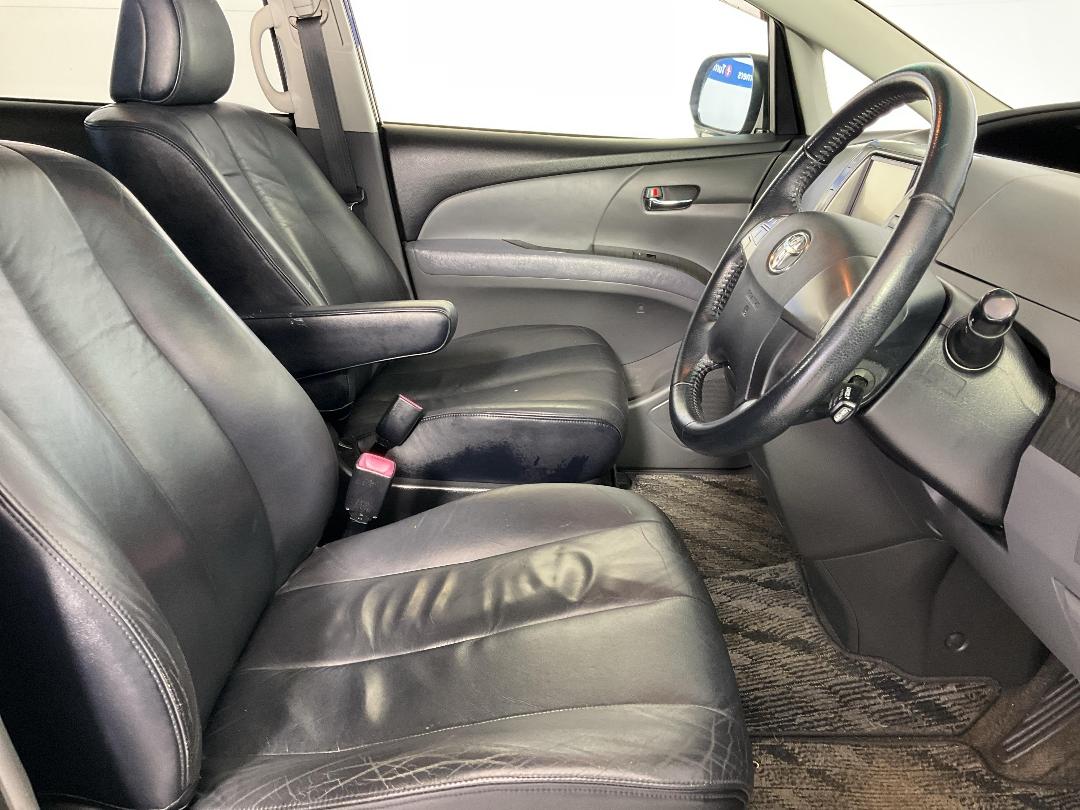 Photo '16' of Toyota Estima Photo '16' of Toyota Estima