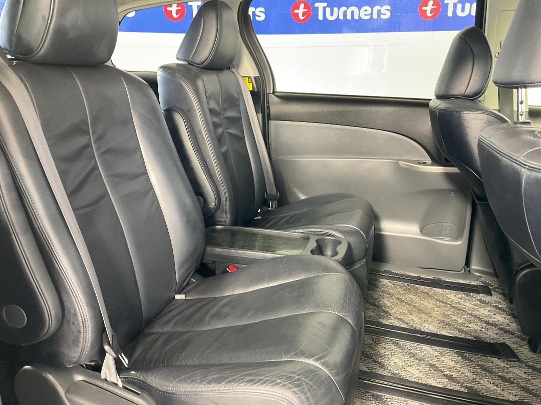 Photo '20' of Toyota Estima Photo '20' of Toyota Estima