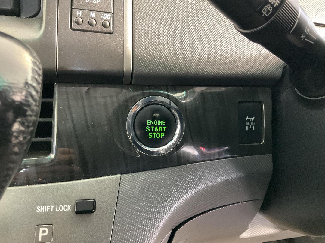 Photo '27' of Toyota Estima Photo '27' of Toyota Estima