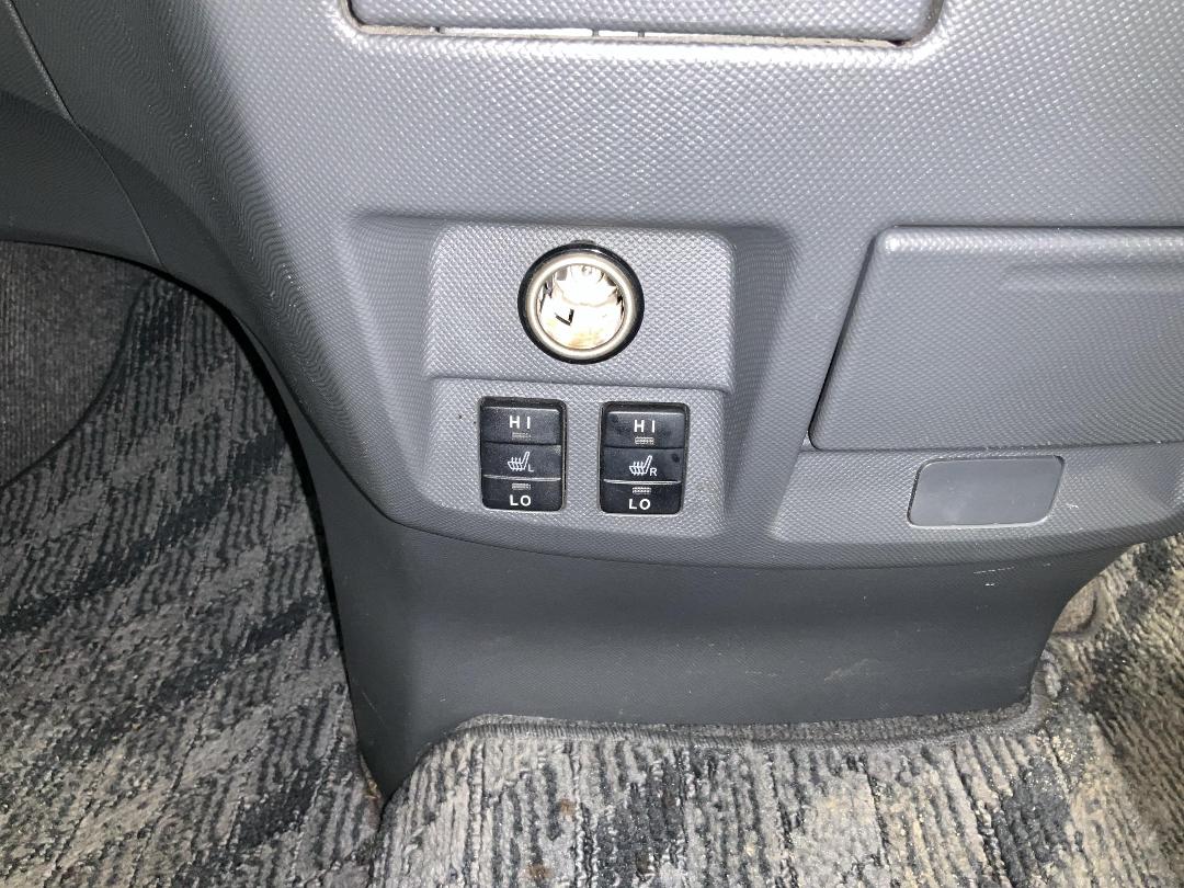 Photo '28' of Toyota Estima Photo '28' of Toyota Estima