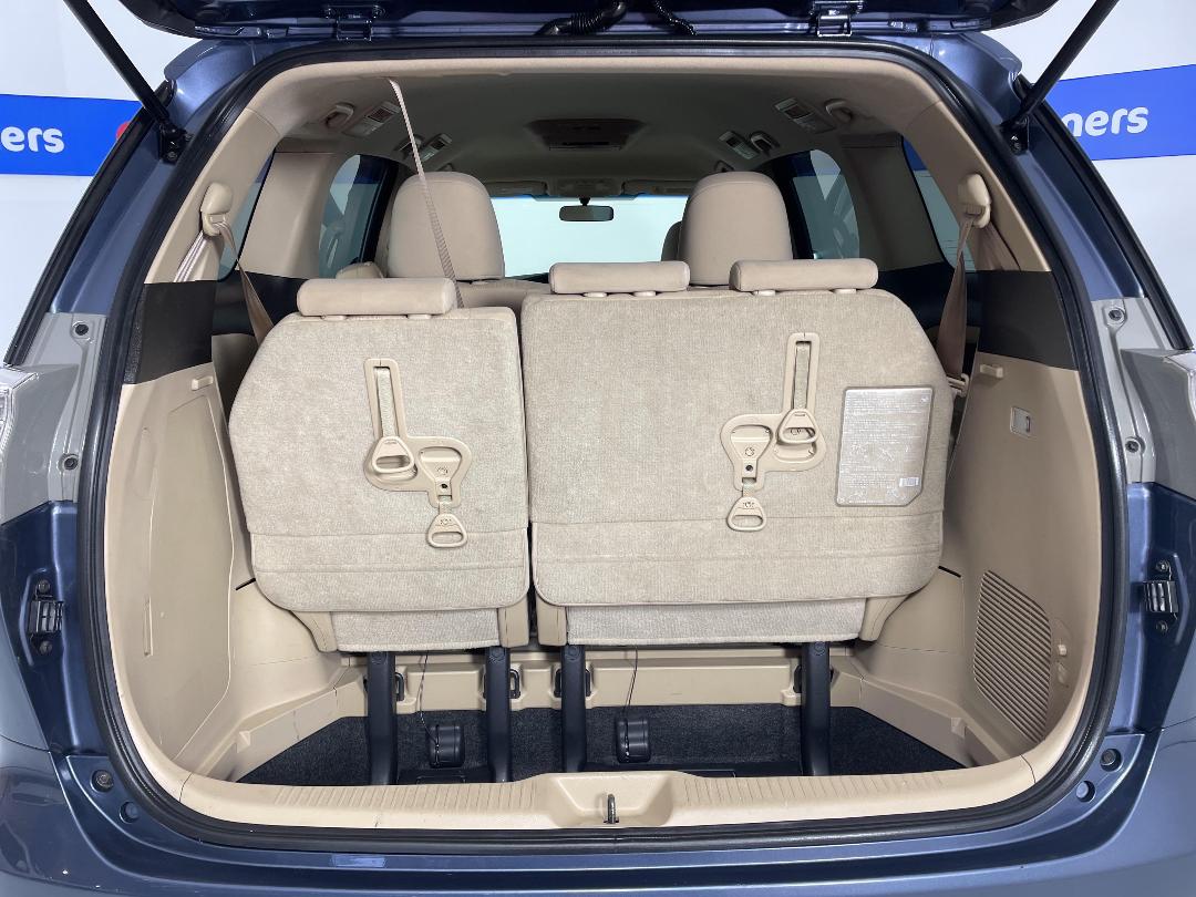 Photo '14' of Toyota Estima Photo '14' of Toyota Estima