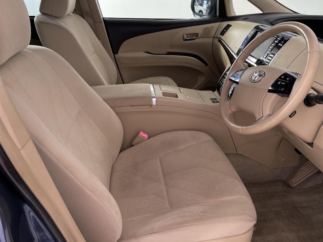 Photo '16' of Toyota Estima Photo '16' of Toyota Estima