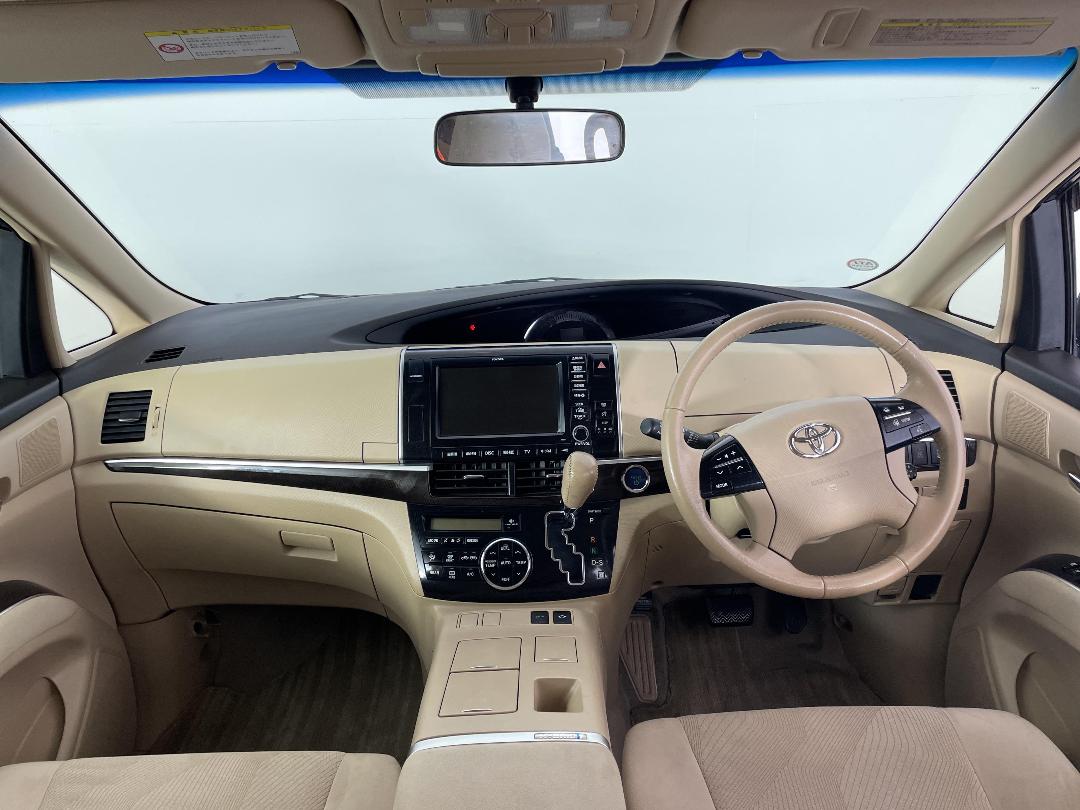 Photo '17' of Toyota Estima Photo '17' of Toyota Estima