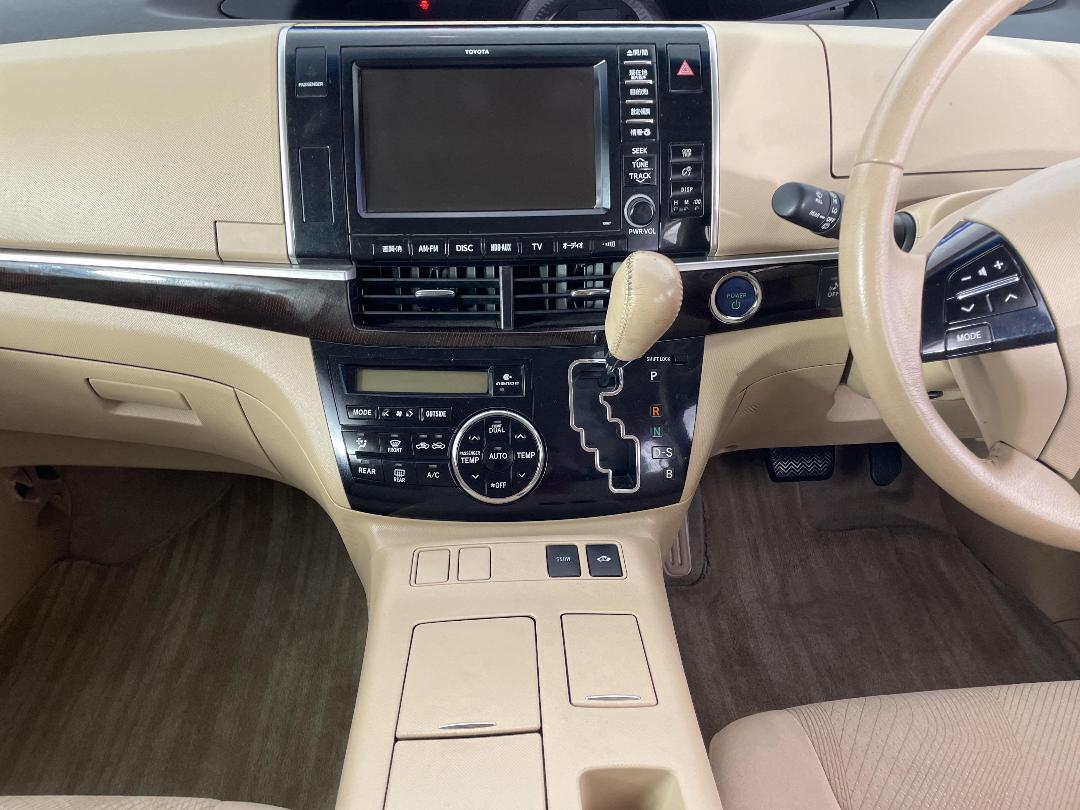 Photo '18' of Toyota Estima Photo '18' of Toyota Estima