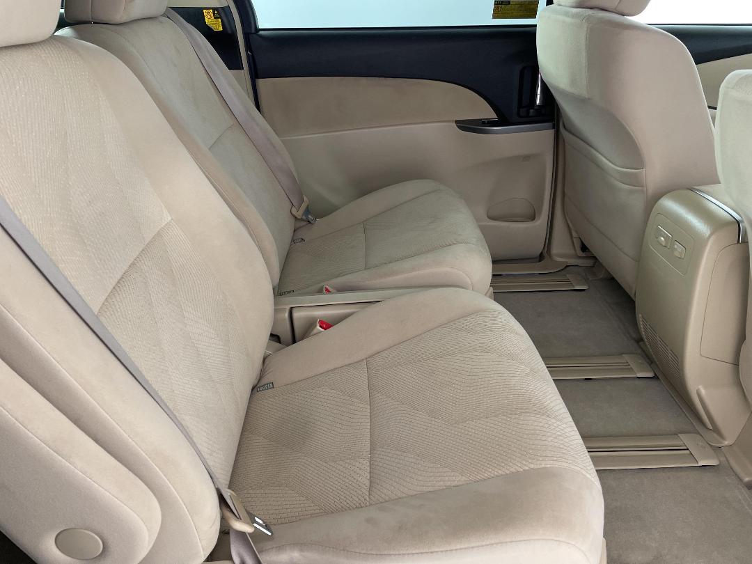 Photo '19' of Toyota Estima Photo '19' of Toyota Estima