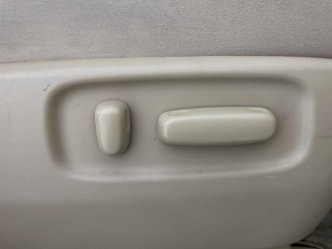 Photo '22' of Toyota Estima Photo '22' of Toyota Estima