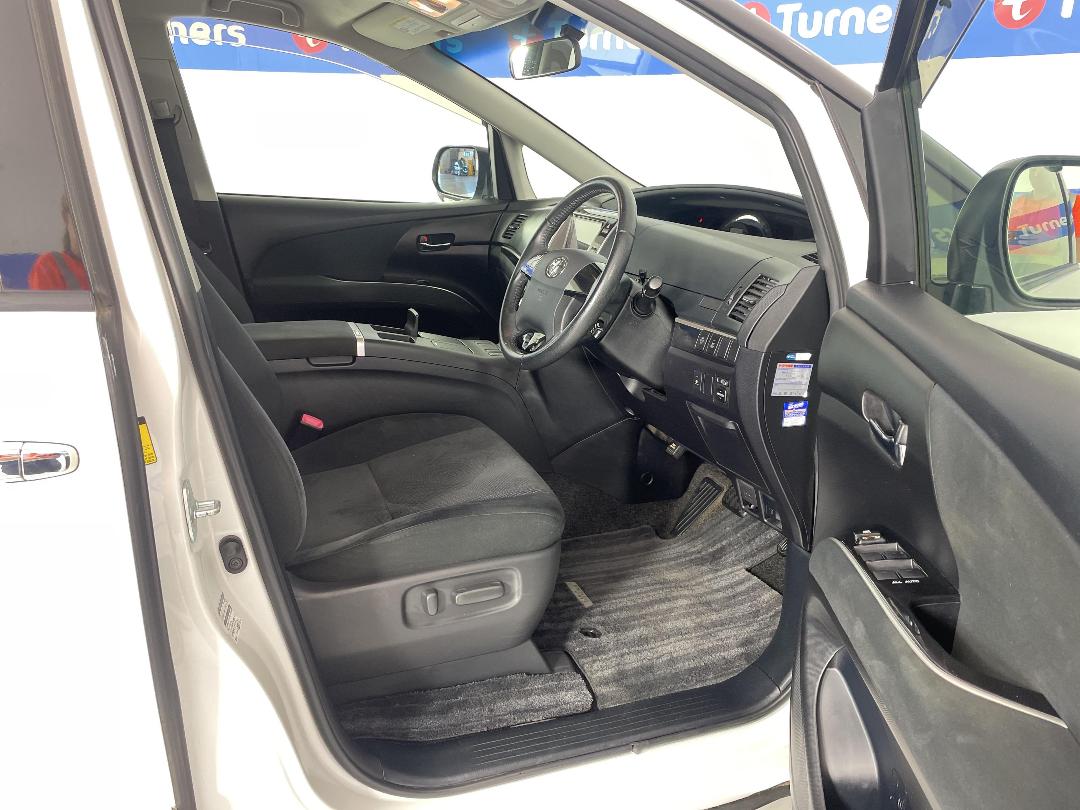 Photo '16' of Toyota Estima Photo '16' of Toyota Estima