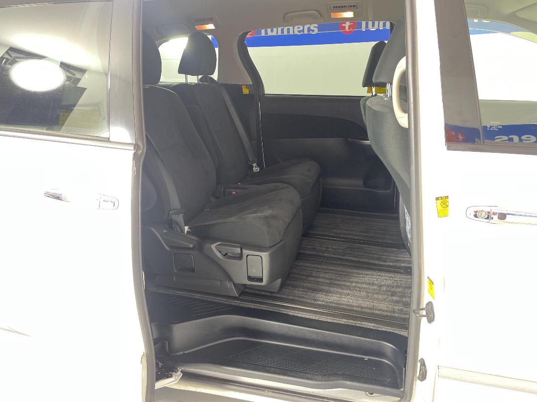 Photo '19' of Toyota Estima Photo '19' of Toyota Estima