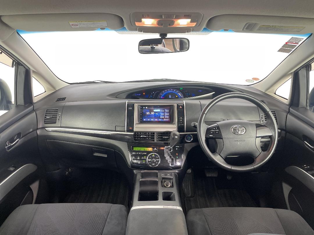 Photo '17' of Toyota Estima Photo '17' of Toyota Estima