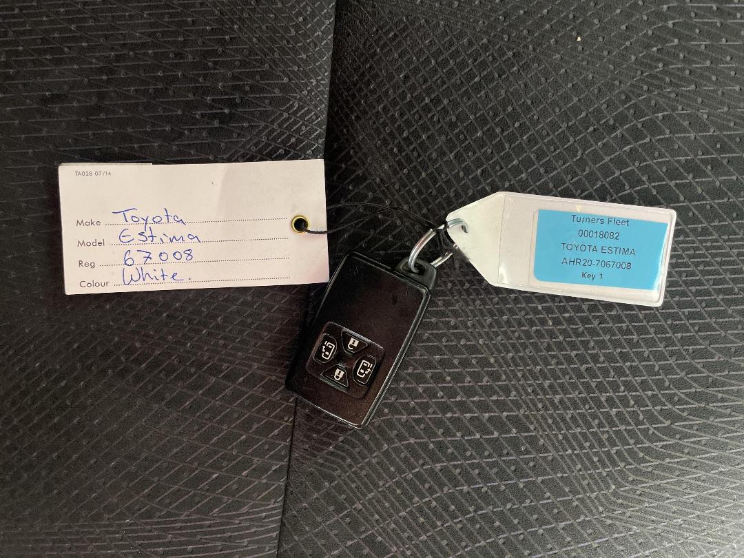 Photo '21' of Toyota Estima Photo '21' of Toyota Estima