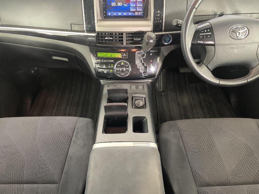 Photo '18' of Toyota Estima Photo '18' of Toyota Estima