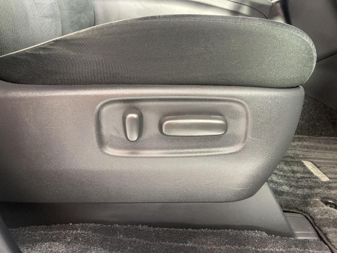 Photo '23' of Toyota Estima Photo '23' of Toyota Estima