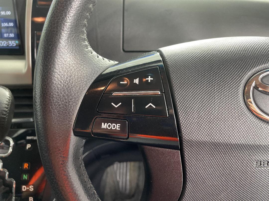 Photo '24' of Toyota Estima Photo '24' of Toyota Estima